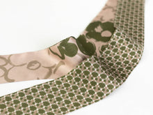 Load image into Gallery viewer, Floral Houndstooth (Green)