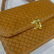 Load image into Gallery viewer, Camel Brown Sassari Weave
