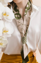 Load image into Gallery viewer, Floral Houndstooth (Green)
