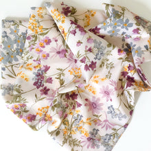 Load image into Gallery viewer, Bag Scarf (Ivory Wildflowers)
