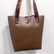 Load image into Gallery viewer, Tote Bag- Brown
