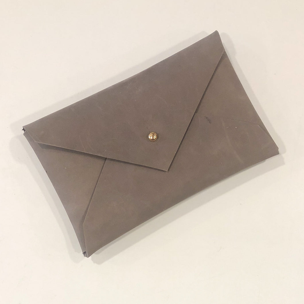 Envelope Clutch (Med.)- Gray Nubuck